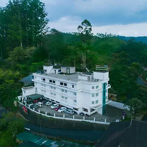 فندق Issacs Residency, مونار